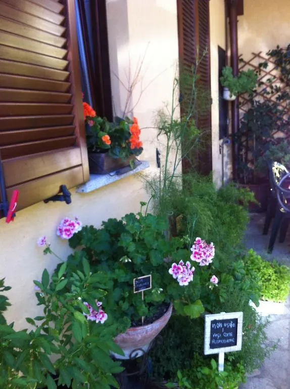 فندق مبيت وإفطار Bosisio Parini B&B Il Portico Del Conte إيطاليا